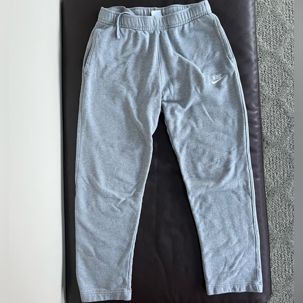 Nike men’s sweatpants size small